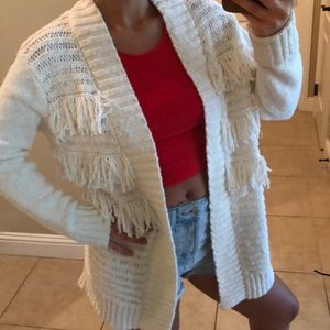 WHITE BOHO FRINGE SWEATER